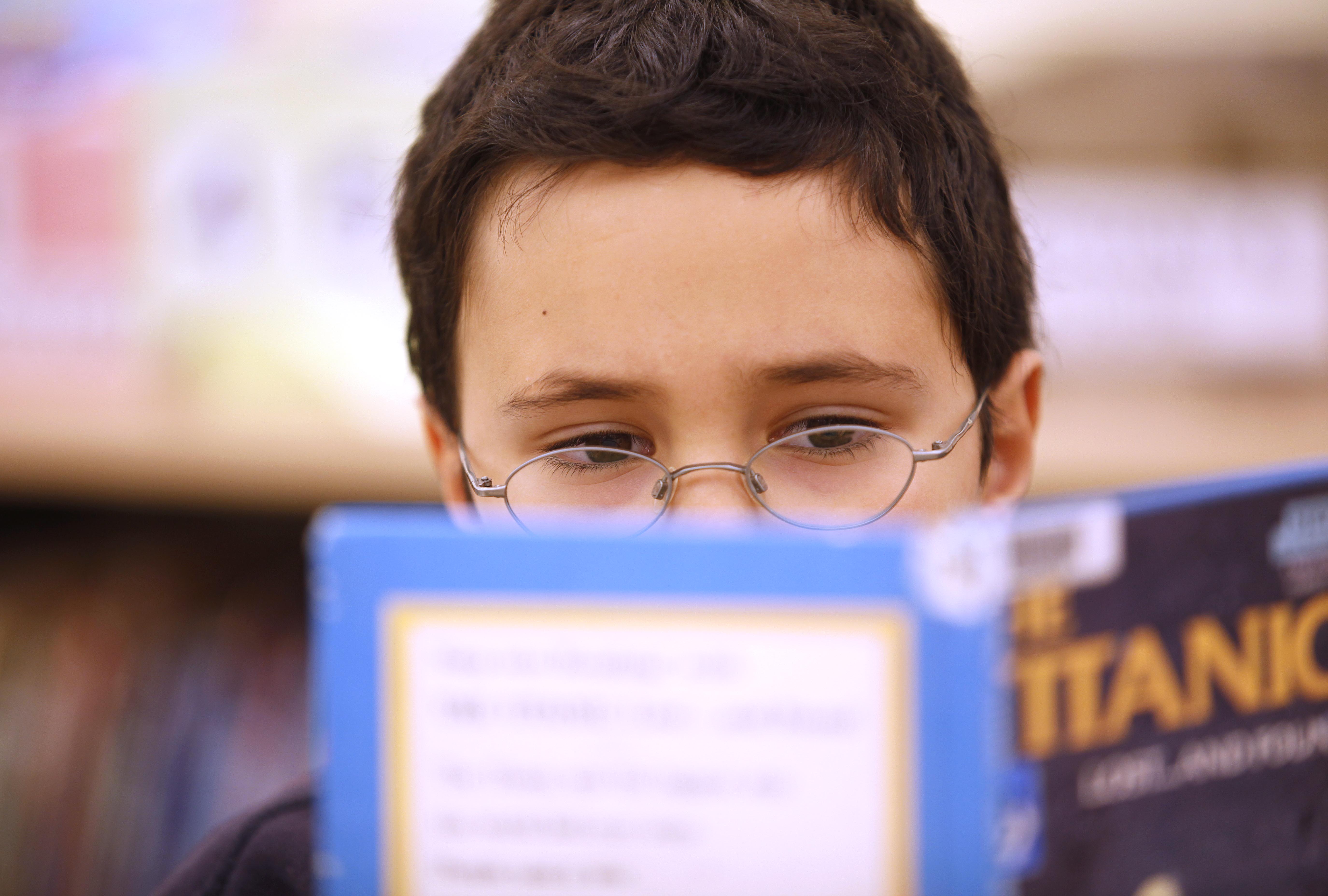 Kids reading